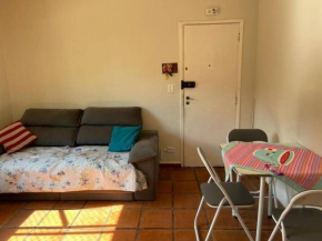 Apartamento Simples Guarujá Enseada Bem localizado